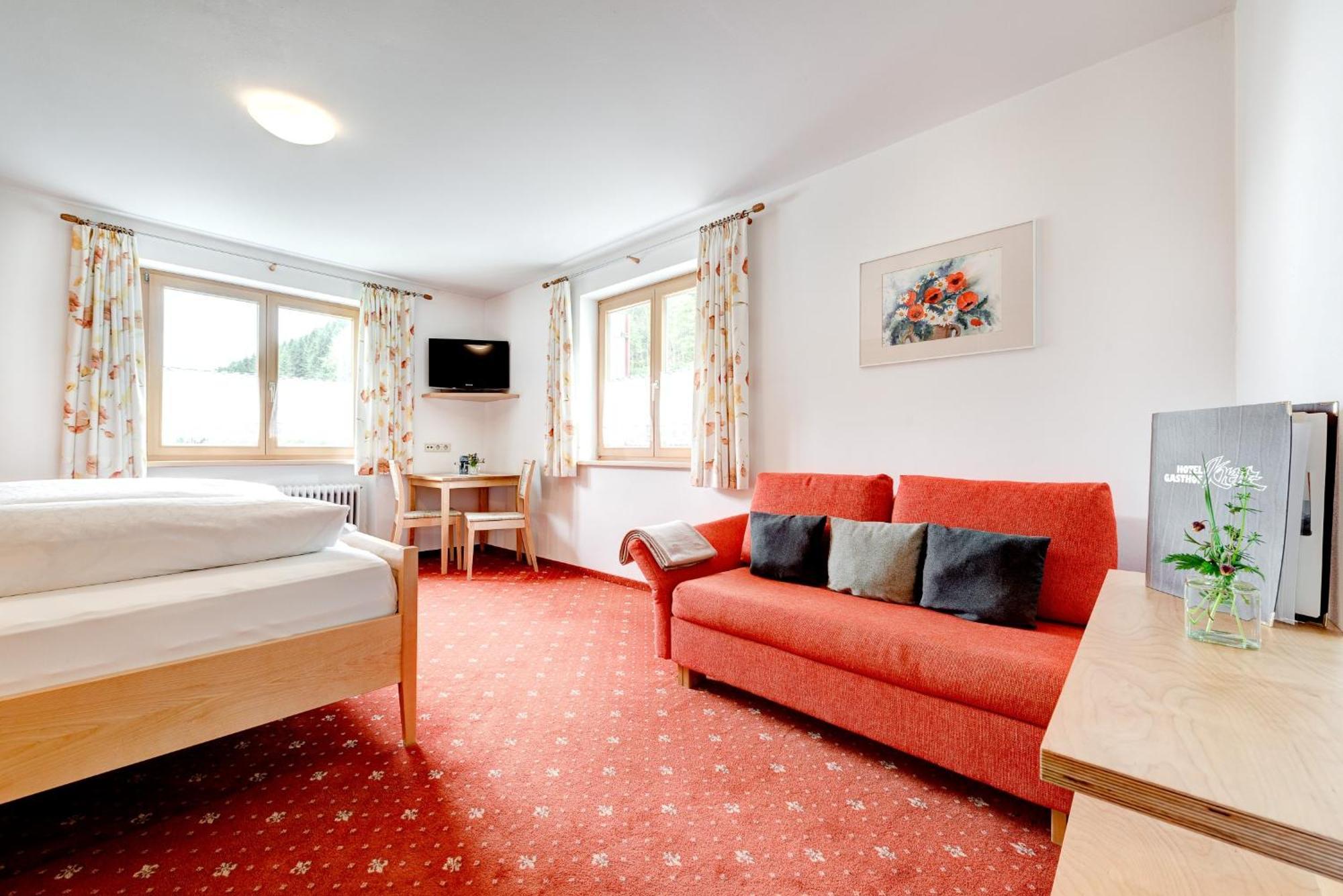 Hotel Gasthof Kreuz Sonntag Bagian luar foto