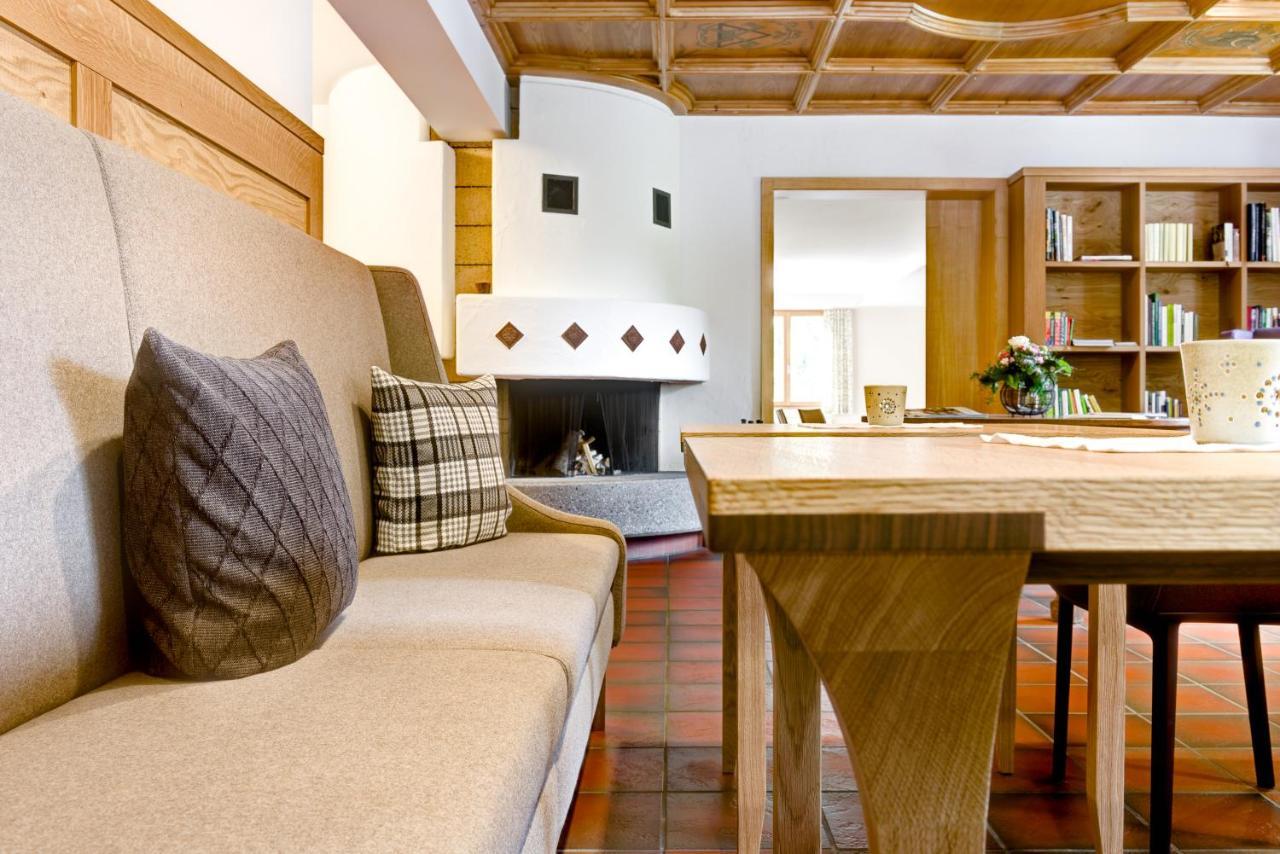 Hotel Gasthof Kreuz Sonntag Bagian luar foto